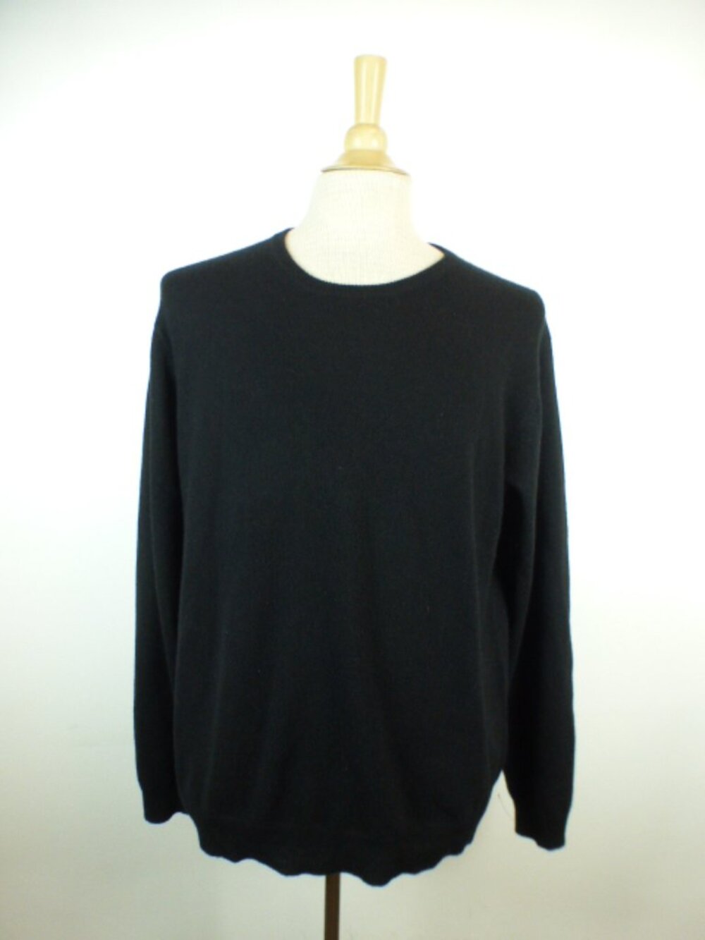 Red House 100% cashmere black crewneck sweater M